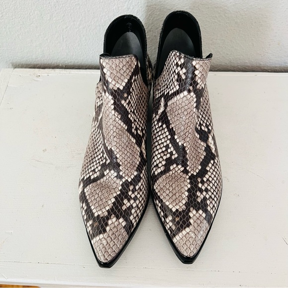 Marc Fisher Yilda 2 Leather Ankle Boots Snake Skin Print Size 6 - Picture 5 of 11